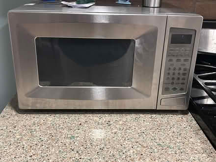 Photo of free 1100w microwave (West Springfield) #1