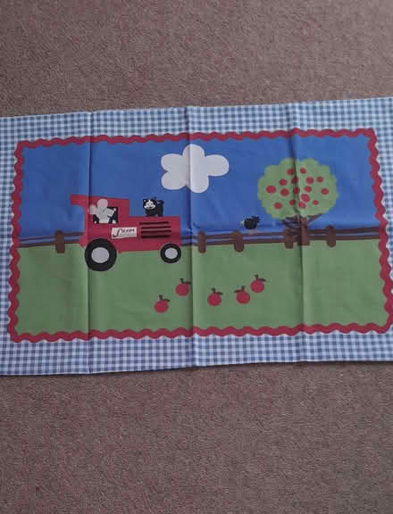Photo of free Single duvet cover and matching pillowcase (Thrupp GL5) #1