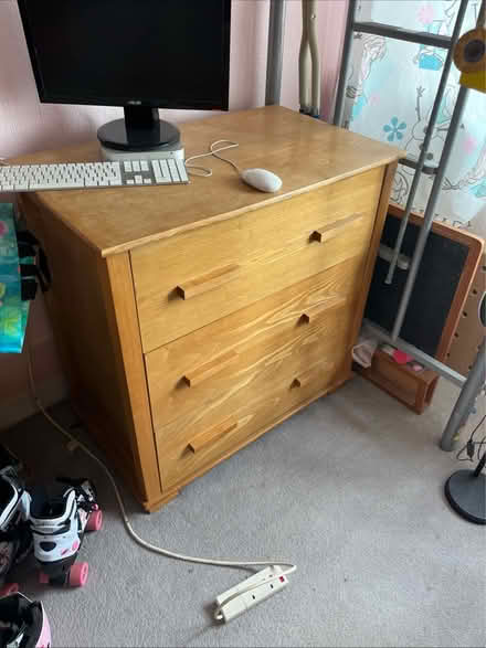 Photo of free Wardrobe and Chest of drawers (Harpenden AL5) #1