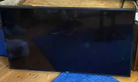 Photo of free LG television, 50-inch, SE7 (Charlton SE7) #1