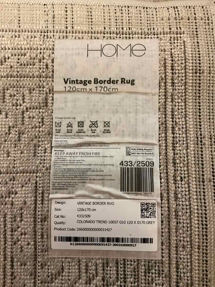 Photo of free Grey rug (S5 Hatfield/Bellhouse) #1