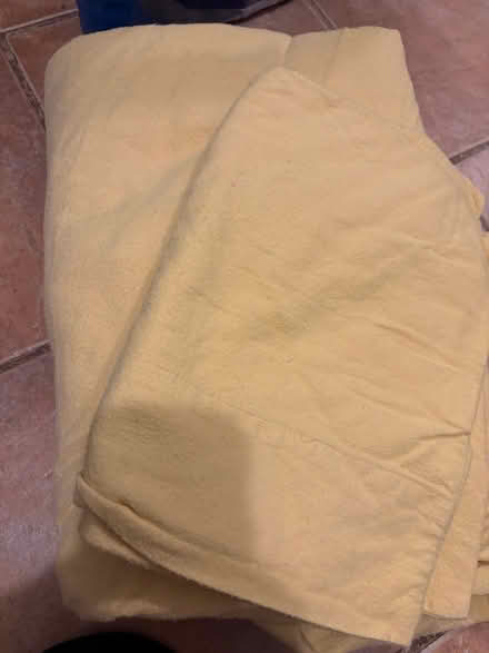 Photo of free King fitted sheet & pillowcase (L5L 5P5) #1