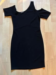 Photo of free Black dress Medium (L5L 5P5) #1