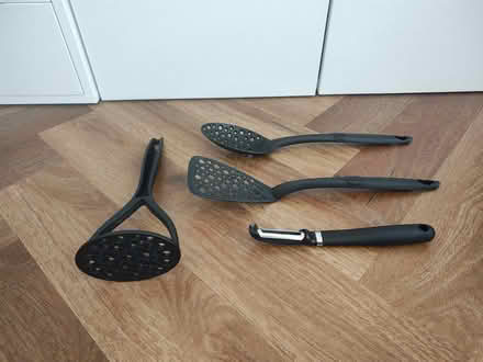 Photo of free Black plastic kitchen utensils set (Abingdon OX14) #1