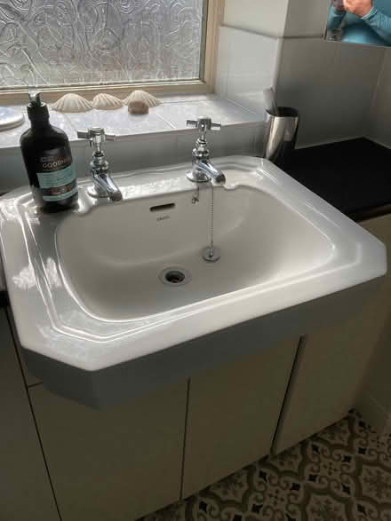 Photo of free Bathroom fixtures (De55 6GW) #2