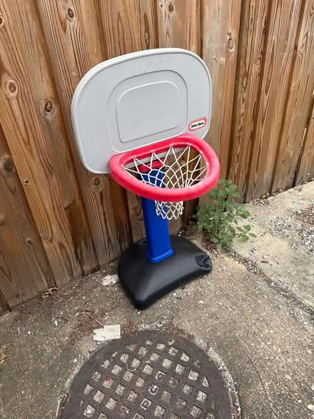 Photo of free Little tikes basketball hoop (Bloomingdale) #1