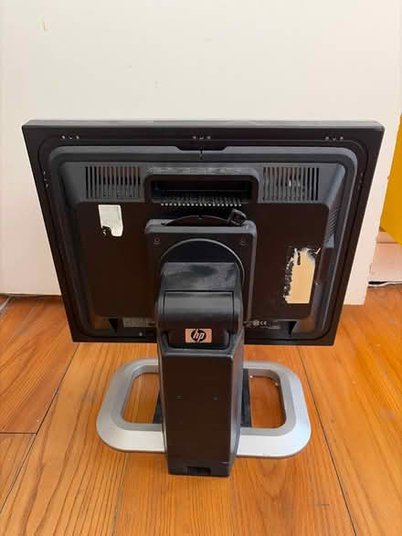 Photo of free HP 19” LCD Monitor (Old Street, Clerkenwell, EC1V) #2