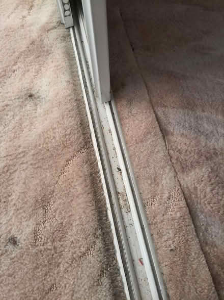 Photo of free Mirrored Sliding Wardrobe Doors (Cemetery Hill MK41) #4