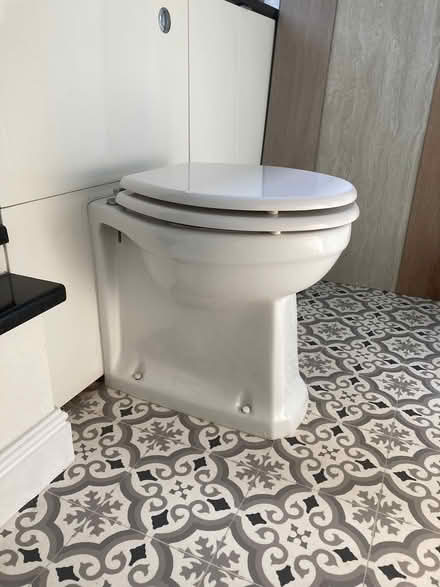 Photo of free Bathroom fixtures (De55 6GW) #3