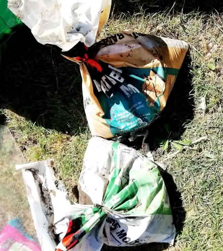 Photo of free Bag of mortar & bag of sand mix (Brookvale RG21) #1