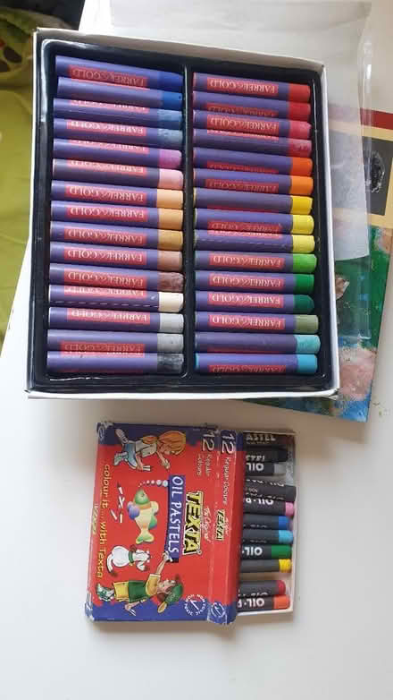 Photo of free Oil pastels (Hungerford RG17) #1