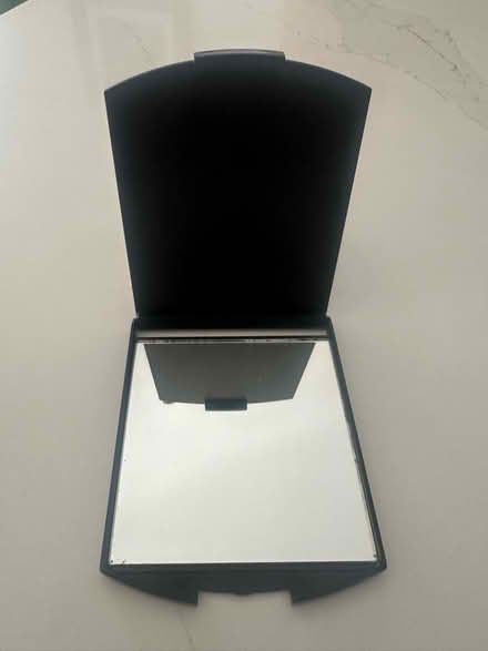 Photo of free Small mirror (Cumnor OX2) #1