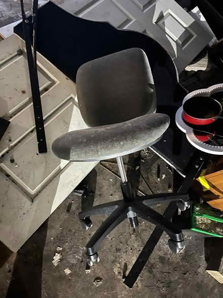 Photo of free mattres chairs book (Fairfax virginia) #1