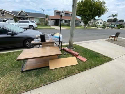 Photo of free stuff on McNab Ave (Mcnab Ave by CSULB) #1