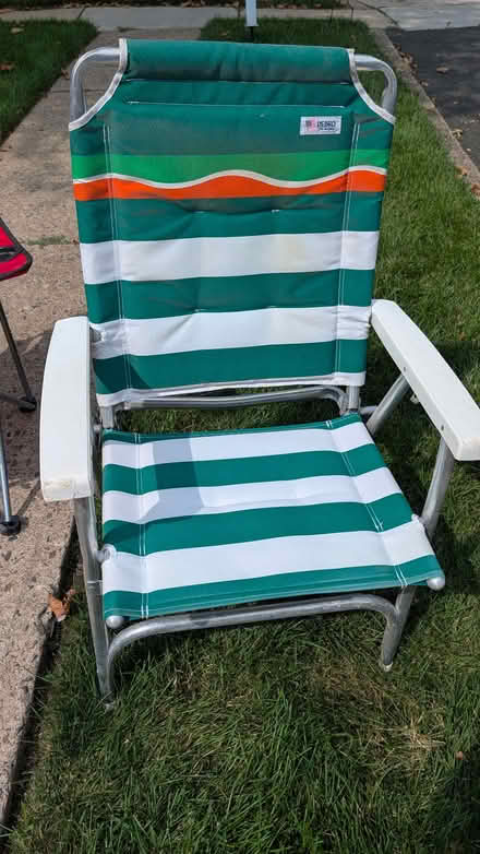 Photo of free Striped beach chair (Teaneck, NJ) #1