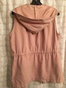 Photo of free Ladies peach vest with hood, Medium (L5L 5P5) #2