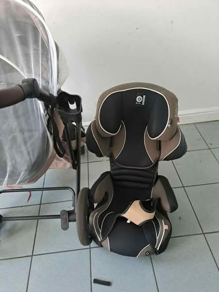 Photo of free Car seat for babies (Ruchill street G20) #2