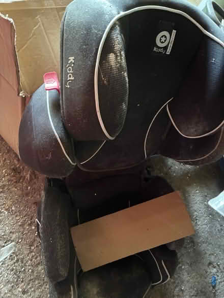Photo of free Child seat (Hitchin SG4) #1