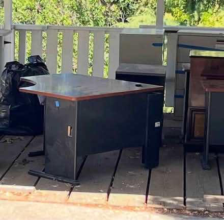 Photo of free Bush Corner & extend desk set up (229 Southern Heights San Rafae) #1
