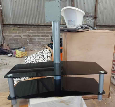 Photo of free Tv stand (HR3 woonton) #1