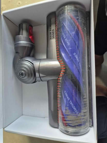 Photo of free Dyson v12 slim head, needs repair (Brixton Hill SW2) #2