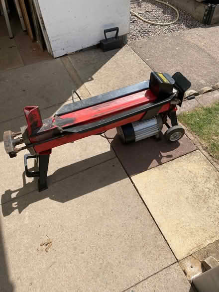 Photo of free Electric log splitter. (Priorslee TF2) #2