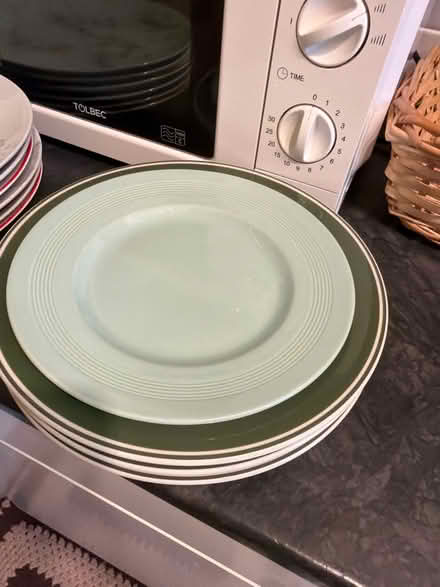 Photo of free Plates (Rg42 3hw) #2