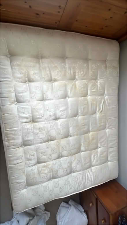 Photo of free Queen/King Size bed (Twickenham TW11) #2