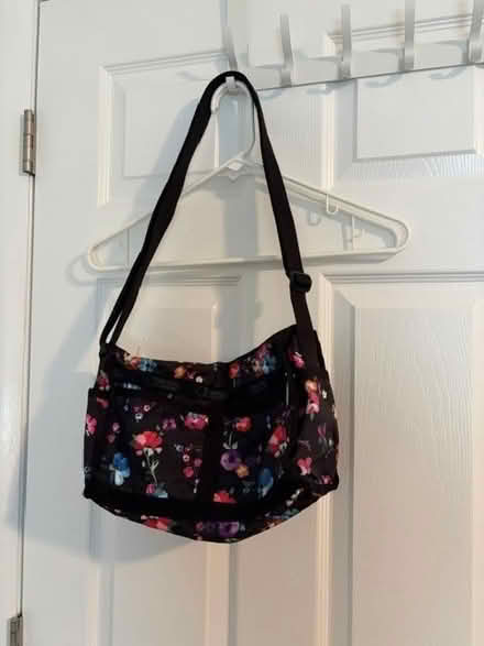 Photo of free Le Sportsac Hobo Bag (Thornwood, NY) #1