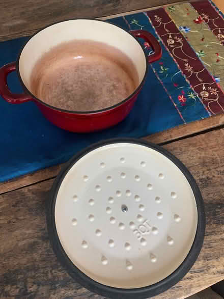Photo of free cast iron casserole with lid (Colwall Stone WR13) #2