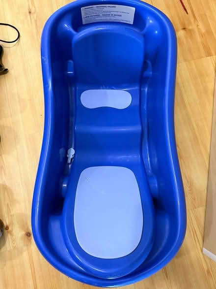 Photo of free Baby bathtub (L4Z 4K1 , Forum drive) #1
