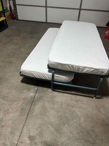 Photo of free Trundle bed (VA55 0.5 m west - Haymarket VA) #2