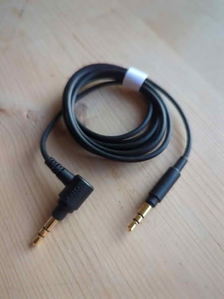 Photo of free New Sony 3.5mm audio cable (Norton Lees S8) #1