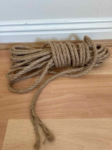 Photo of free Thick jute rope (Dennistoun, G31) #1