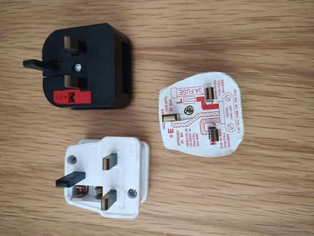 Photo of free 3- pin plugs (Shalford GU4) #1