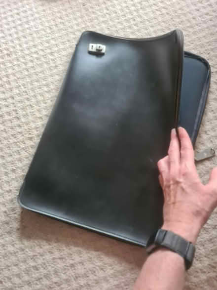 Photo of free Foolscap sized zipped folder (Lewes BN7) #1