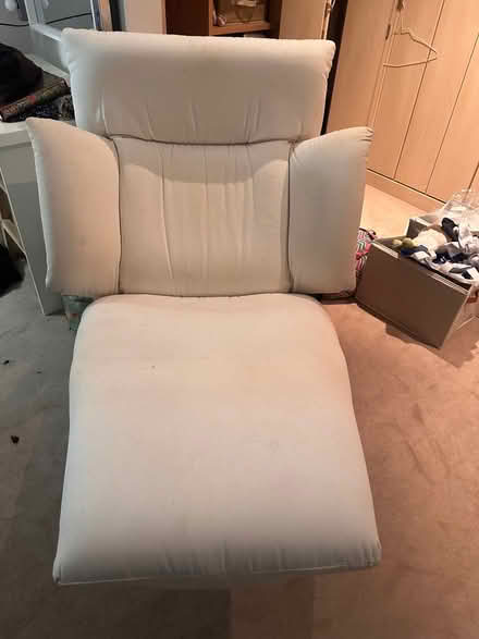 Photo of free Off white recliner chair (Carshalton Beeches SM5) #2