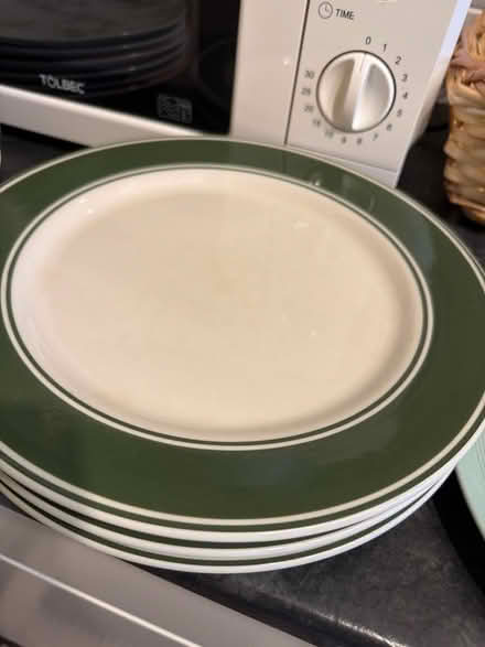 Photo of free Plates (Rg42 3hw) #1