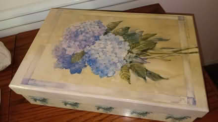 Photo of free Beautiful lidded box (19095) #1