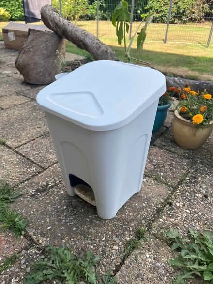 Photo of free Small pedal bin (Tunbridge wells TN4) #1