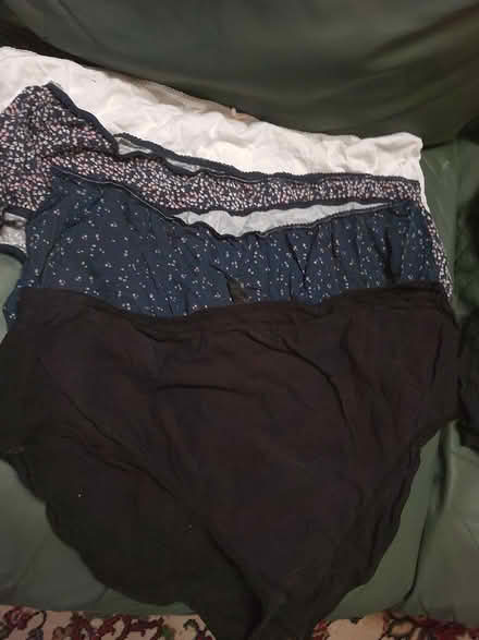 Photo of free Panties, 28-30; light-flow pads (Hackney E8) #2