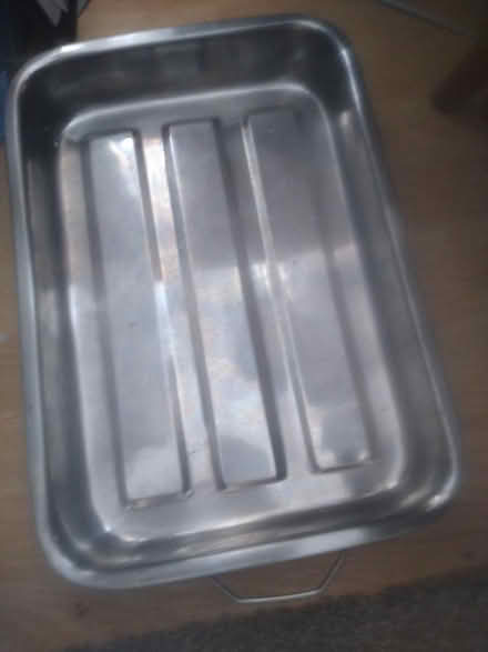 Photo of free Roasting tin 15 1/2" by 10 1/2". (South Norwood SE25) #1