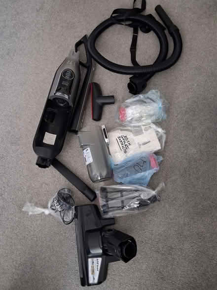 Photo of free Bosch Cordless Vacuum Cleaner (L14, Knotty Ash) #2