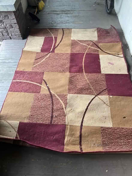 Photo of free Area rug (Greenwood) #1