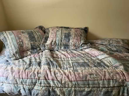 Photo of free Set of two twin comforters (Teaneck, NJ) #2