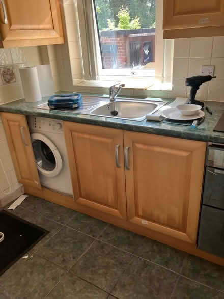 Photo of free Fitted kitchen units (Ashton-U-Lyne OL6) #3