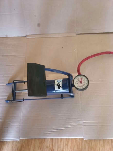 Photo of free Manual tyre pump (Barkingside IG6) #1