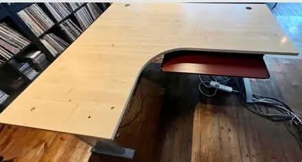 Photo of free corner office desk – dismantled (Hoxton N1) #2