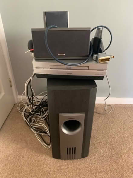 Photo of free DVD player & surround sound speaker system (Gobowen SY10) #1