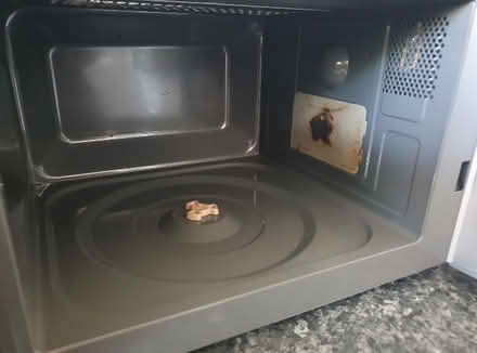 Photo of free Near new but FAULTY Microwave (Tottenham N18) #2